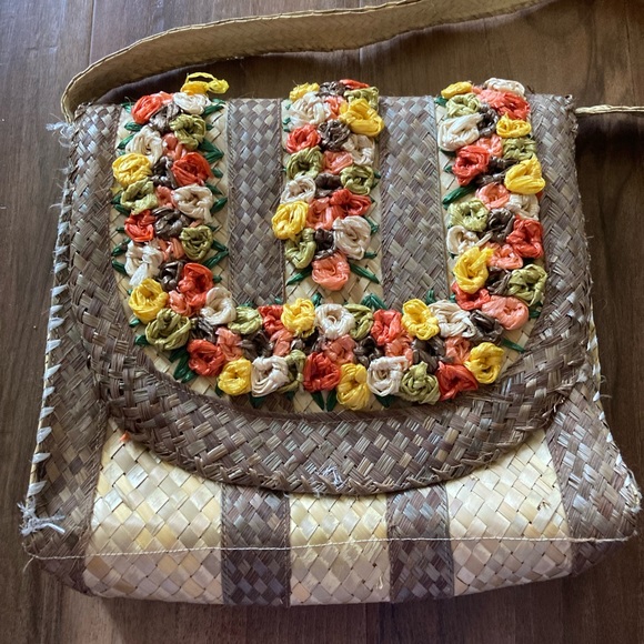 Vintage Woven Wicker Straw Raffia Floral Bag - Picture 2 of 5